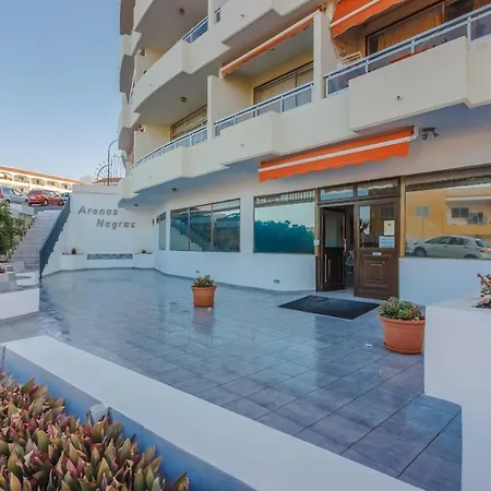 Arenas Negras Playa La Arena, Newly Renovated Apartment Puerto de Santiago (Tenerife)