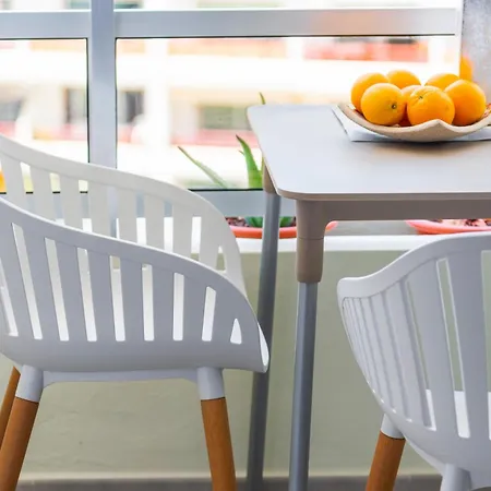 Arenas Negras Playa La Arena, Newly Renovated Apartamento Puerto de Santiago (Tenerife)