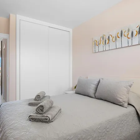 Arenas Negras Playa La Arena, Newly Renovated Apartment Puerto de Santiago (Tenerife)