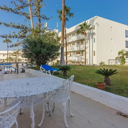 Arenas Negras Playa La Arena, Newly Renovated Apartment