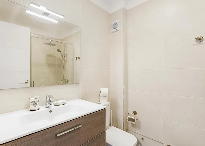 Arenas Negras Playa La Arena, Newly Renovated Apartamento Puerto de Santiago (Tenerife)