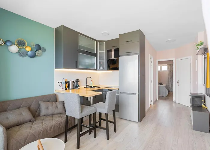 Arenas Negras Playa La Arena, Newly Renovated Apartamento